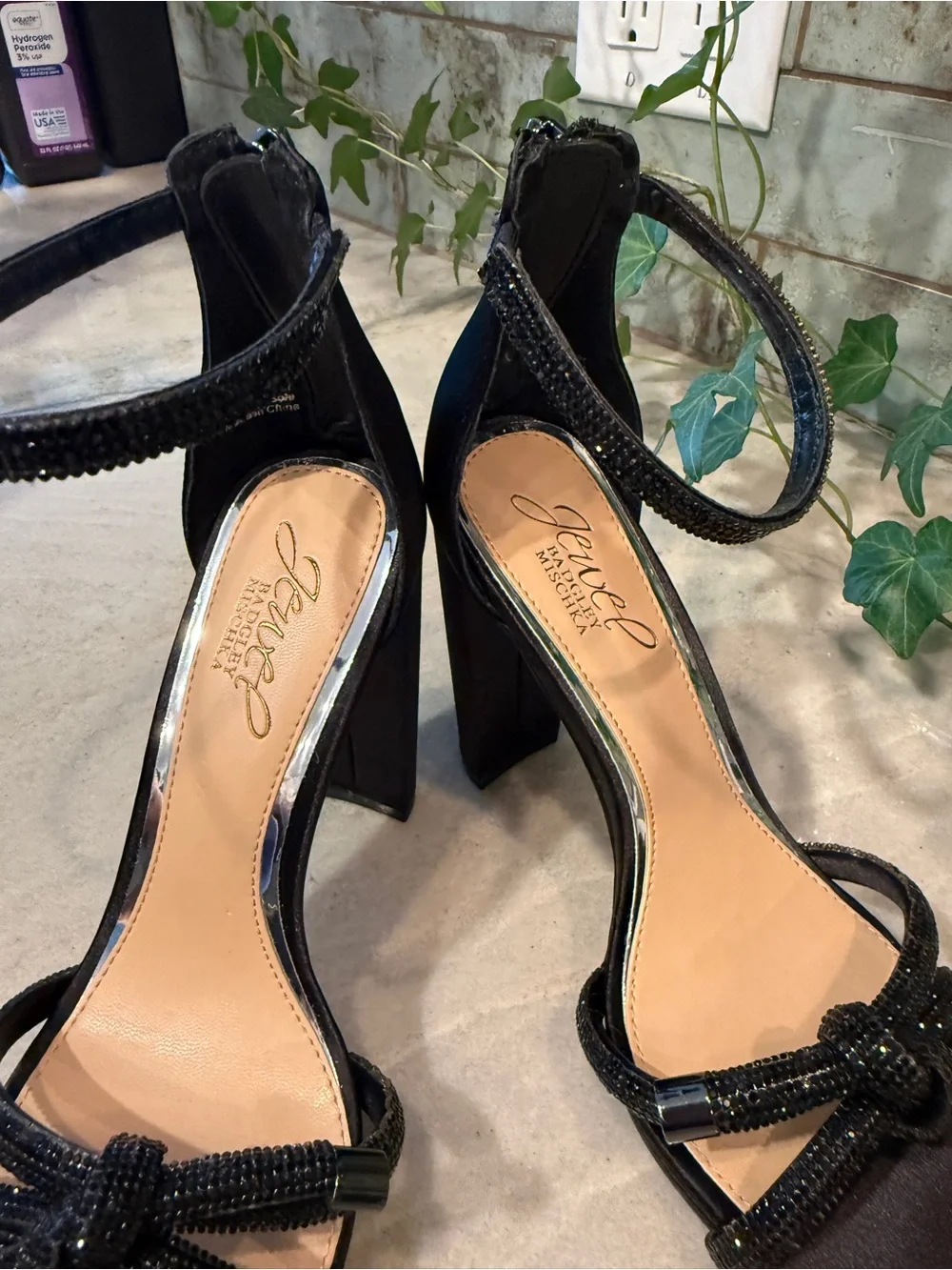 Jewel Badgley Mischka Black Satin Embellished Block Heel Sandals Size 5